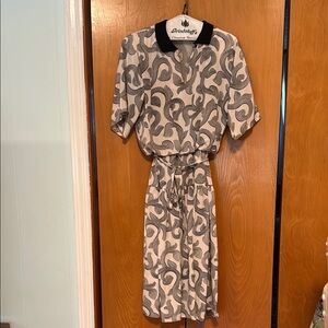 80’s Vintage Women's Black and Cream Patterned Dress Sz 8